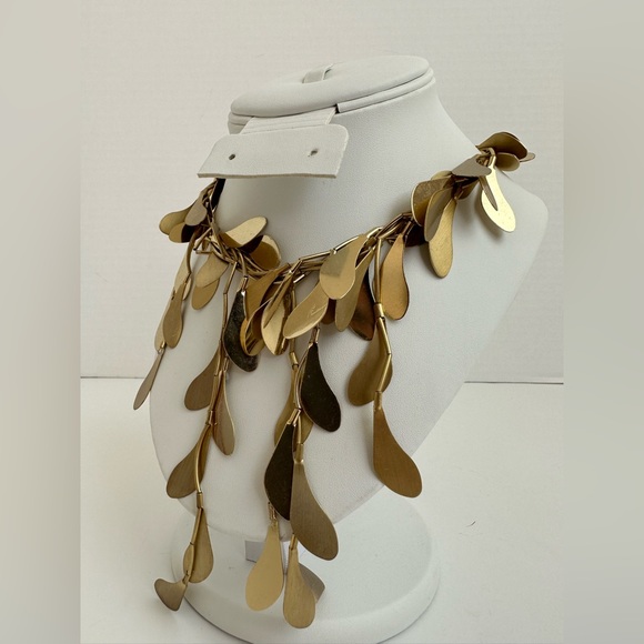 BCBGMAXAZRIA GOLD ELEGANT DROP NECKLACE - Picture 8 of 8